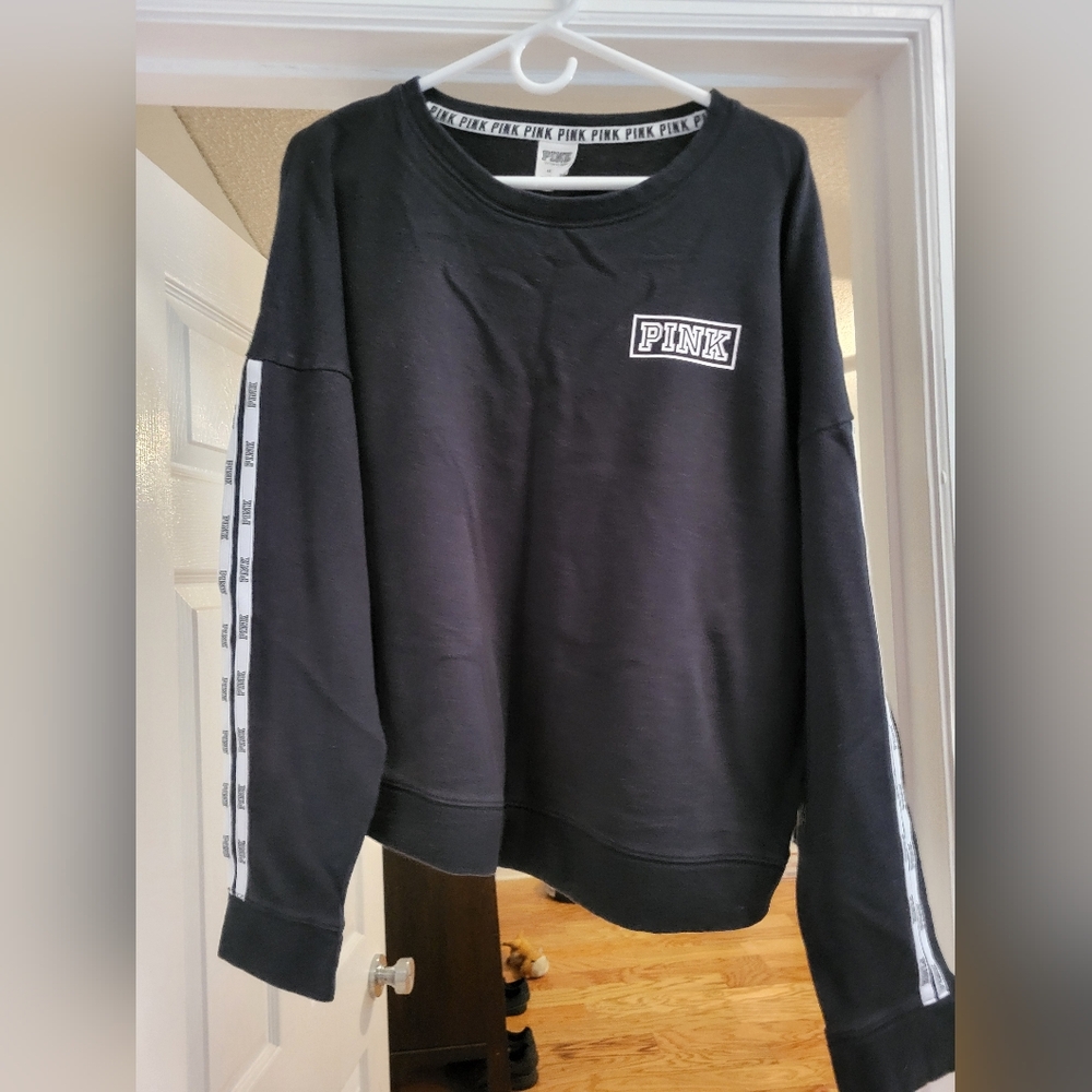 VICTORIA SECRET PINK LG SWEATSHIRT Black